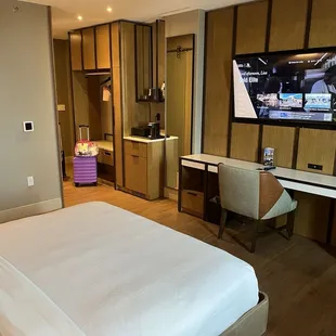 Small work area for business travel