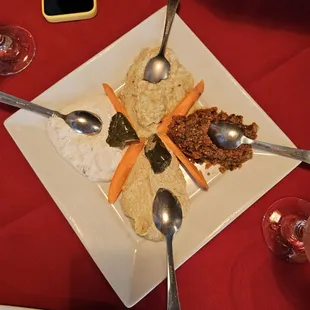 Cold appetizer plate for two