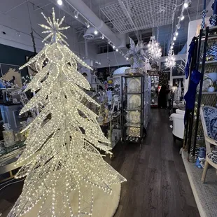 I want this Christmas tree!!!