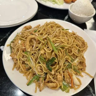 Chicken lo mein