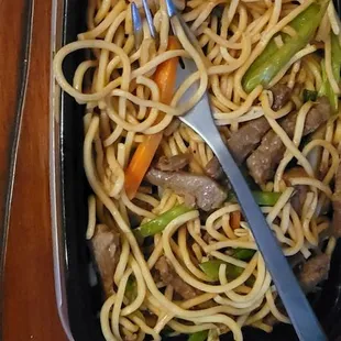 Beef LoMein - dry and no flavor ... NOT A FAN
