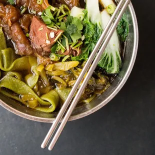 Beef Tendon w/ Spinach Hand Pulled Noodle Soup