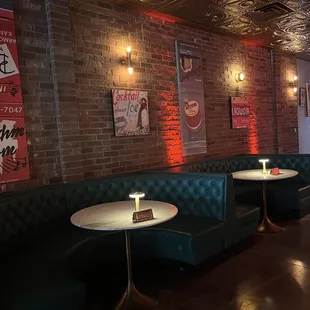 booths and tables
