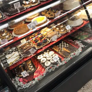 This bakery is off the ch-ch-chain