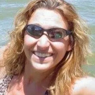 Dana H.