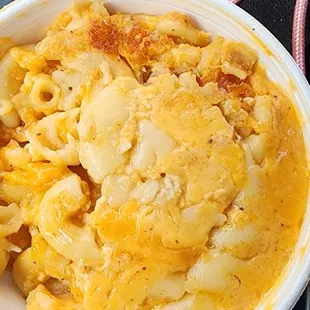 a bowl of macaroni and cheese