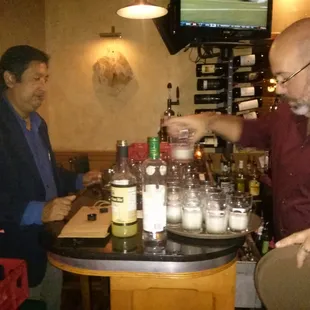 Pisco Sol de Ica haciendo una degustacion de Pisco Sour en Liberatores Ristorante