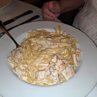 Fettuccine Alfredo