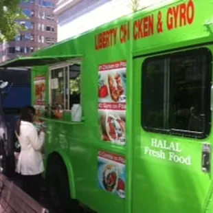 a green food truck