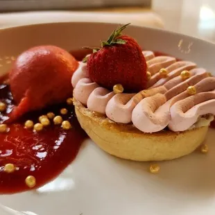 Lemon and strawberry tart