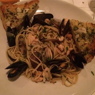 Clams, Mussels, Octopus Aglio E Olio