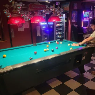 Billiard game, 4 quarters only