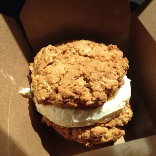 Oatmeal Cream Pie