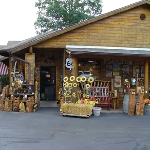 Cozy Cabin @ Liberty Marketplace