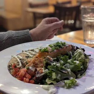 Beach bowl with salmon