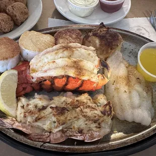 Seafood platter this very recommended. Juicy, buttery, large portions quality seafood.