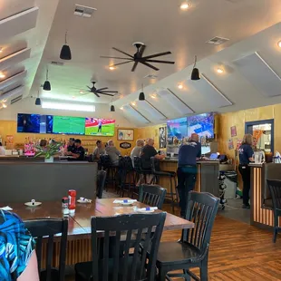 Full bar and many draft beers