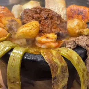 Mar y Tierra molcajete