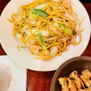 Lo Mein with shrimp