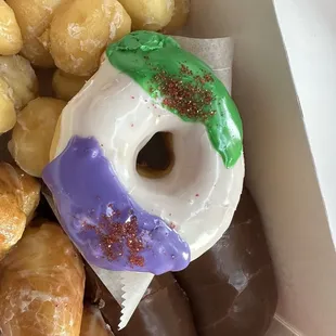 King cake donut!!