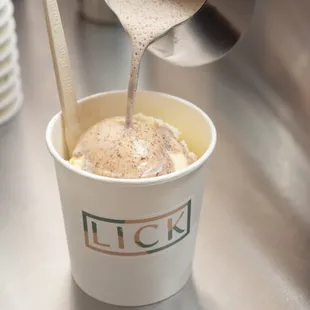 Hot cocoa float - photo by Michael Durr