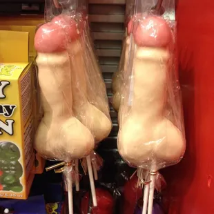 Penis pops