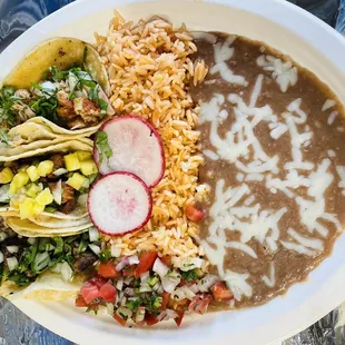 a plate of mexican food