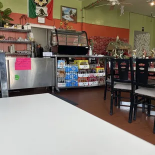 Front lobby dining area