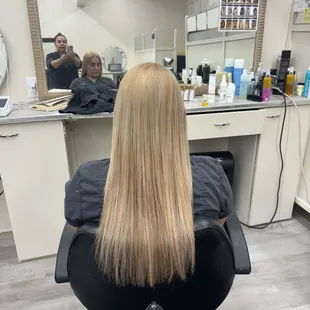 Correction color double processed sand blonde  color
Lidia's Fancyy beauty salon
2004 G st
Merced ca 9530
Tel 562 341 3020