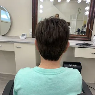 Scissors haircut and color touch