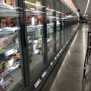 Never-ending freezer case