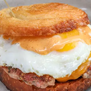 CROISSANT SANDWICH  HOUSE SAUSAGE / BACON JALAPENO JAM / EGG