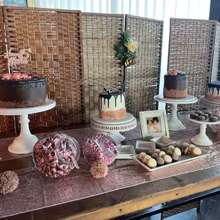 interior, donuts