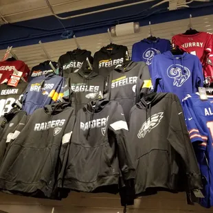 Lids Locker Room