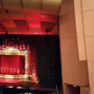 A Gentleman's Guide to Love and Murder