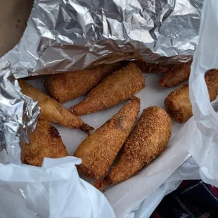chicken wings and fried chicken, food