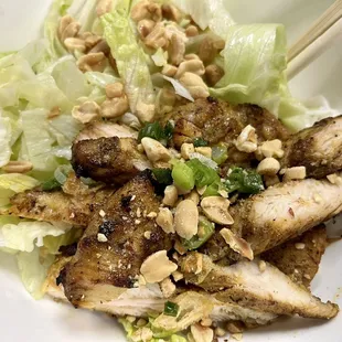 Vermicelli with grilled chicken