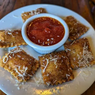 Fried Ravioli (2/5, would not recommend)