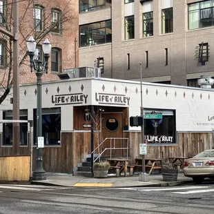 Life of Riley - NW 10th and NW Everett in the Pearl