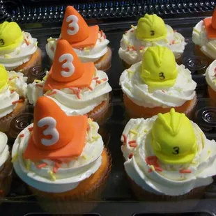 Cone &amp; Hardhat cupcakes for a Construction themed birthday!