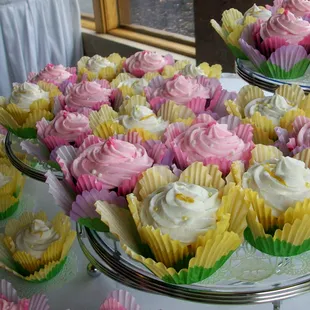 Bridal Shower cupcakes!