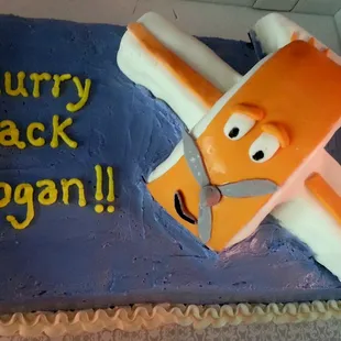 Airplane-themed going-away cake!