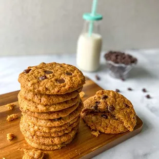 Chocolate Chip Oatmeal Cookies
