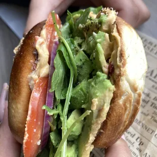 HUMMUS VEGGIE BAGEL 4.5/5