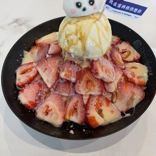 Strawberry milk shaved ice cream