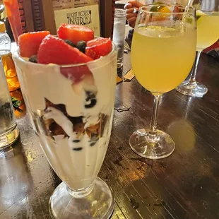yogurt parfait &amp; Moscow mule-mosa