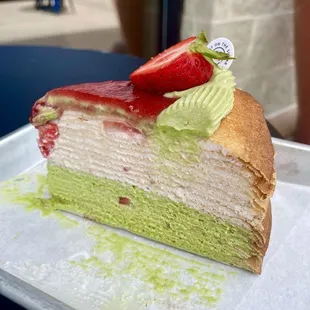 Strawberry Matcha Oatmilk