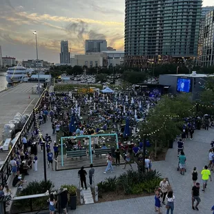 a large crowd of people