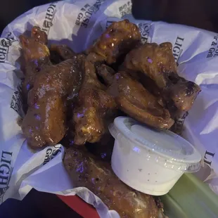 Traditional wings, Carolina sauce