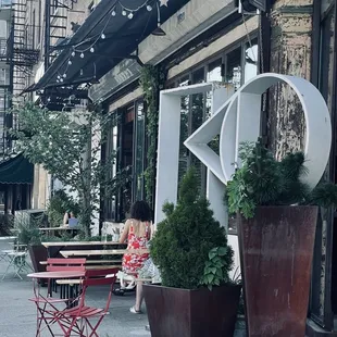 Sidewalk seats